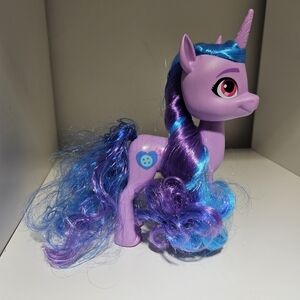 My Little Pony Shining Adventures Izzy Moonbow Purple Unicorn